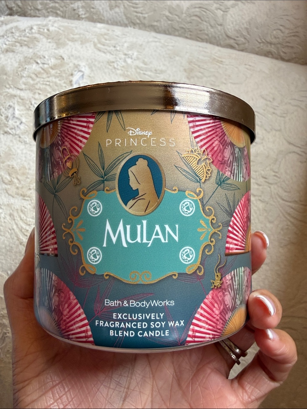 NWT bath and body works Disney Mulan candle
